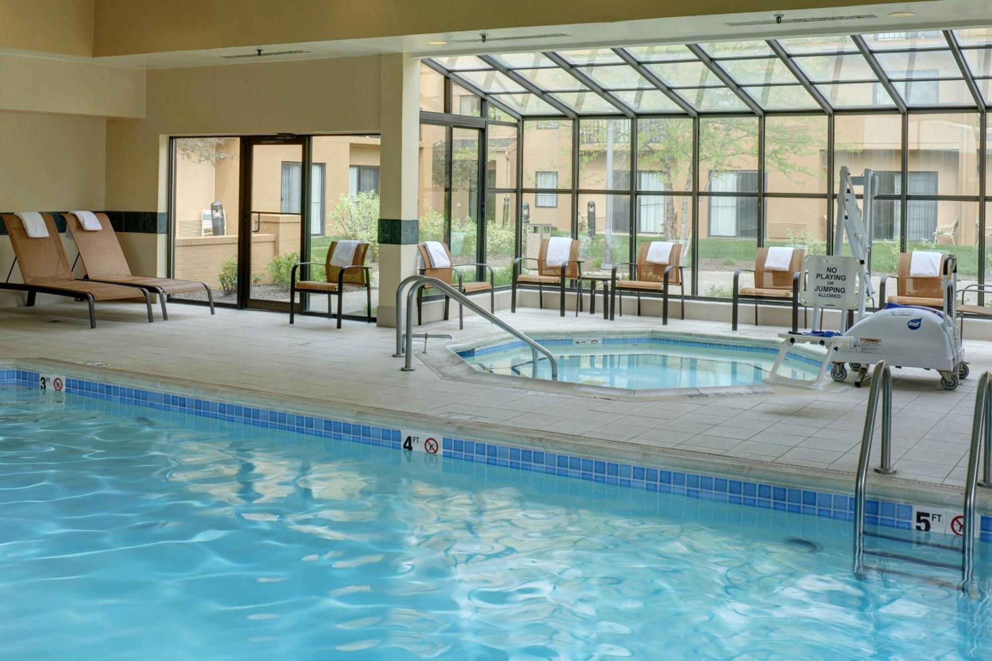 Courtyard By Marriott Indianapolis Airport Otel Dış mekan fotoğraf