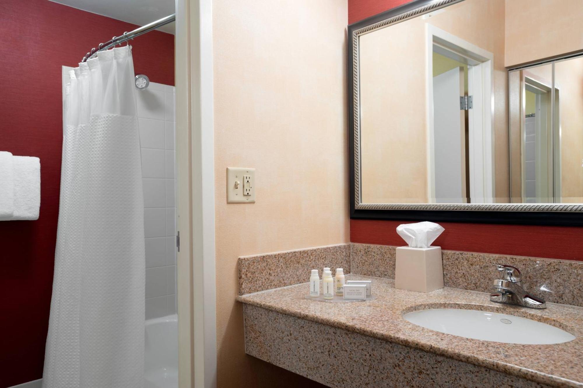 Courtyard By Marriott Indianapolis Airport Otel Dış mekan fotoğraf
