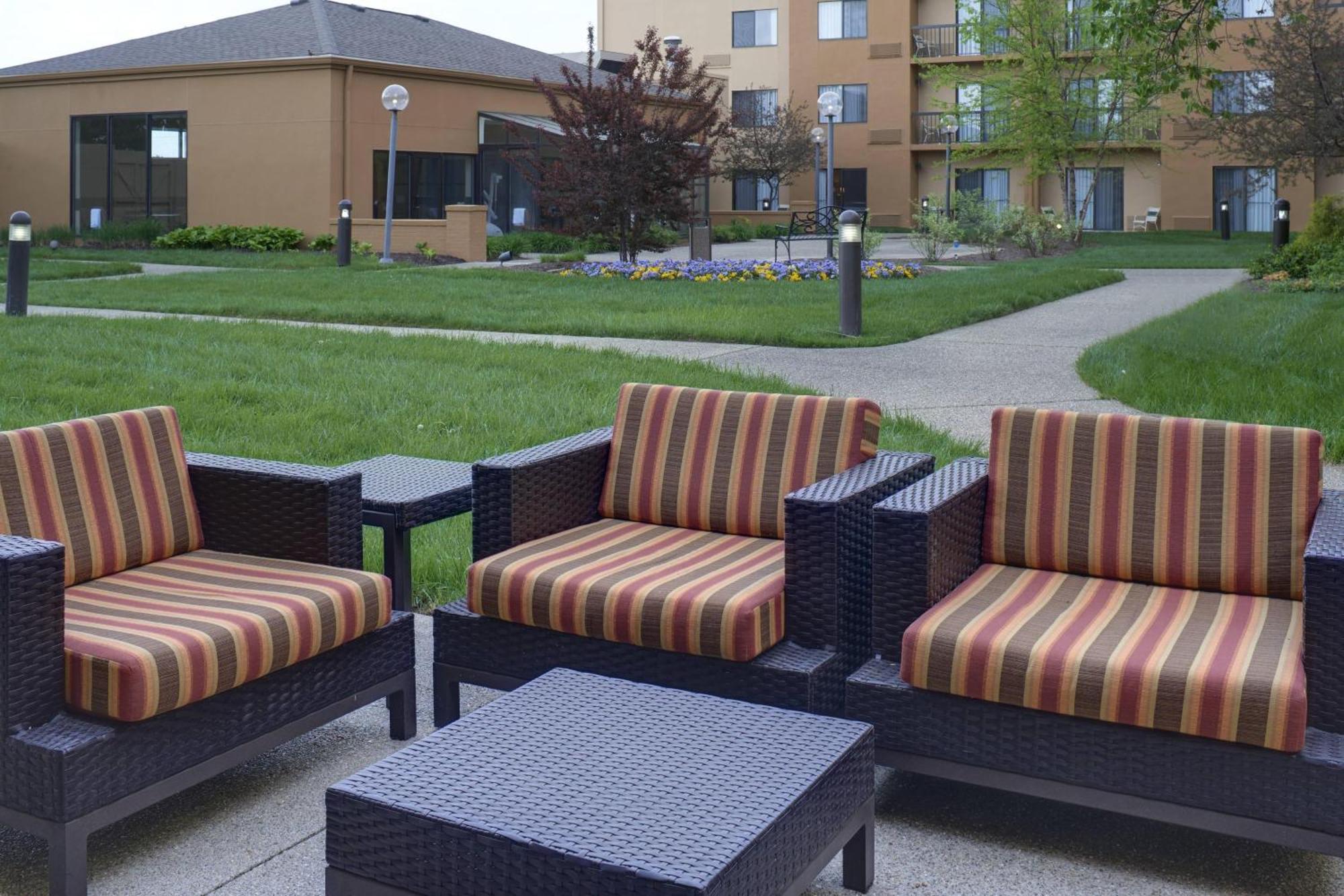 Courtyard By Marriott Indianapolis Airport Otel Dış mekan fotoğraf