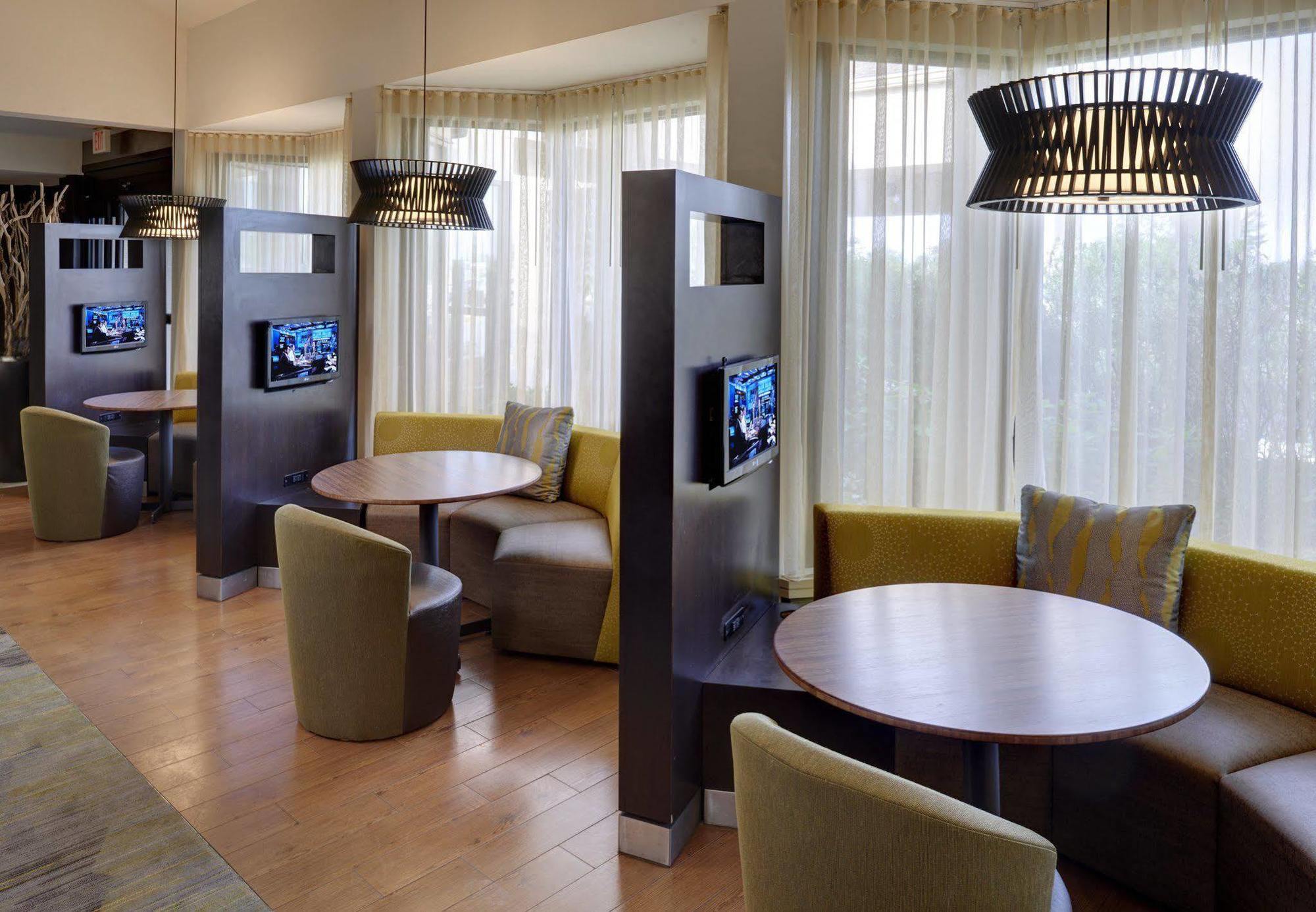 Courtyard By Marriott Indianapolis Airport Otel Dış mekan fotoğraf